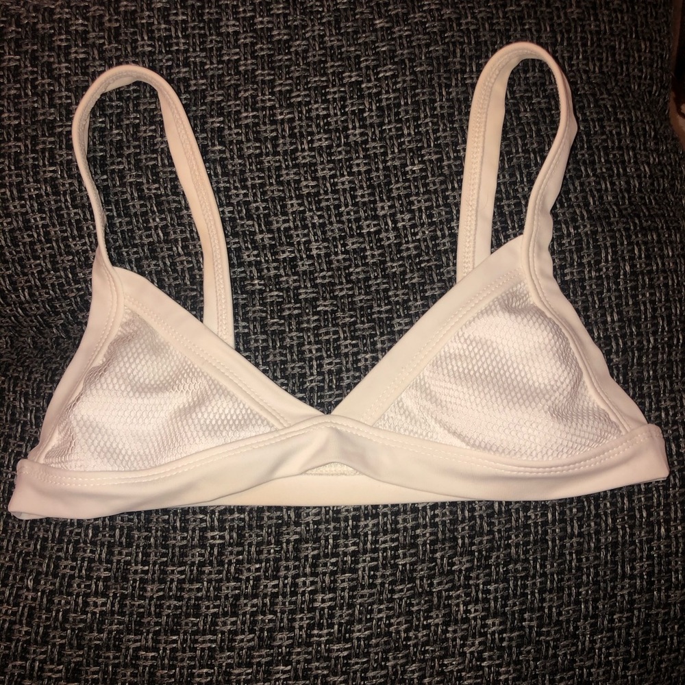 Coulbourne triangle mesh swim top